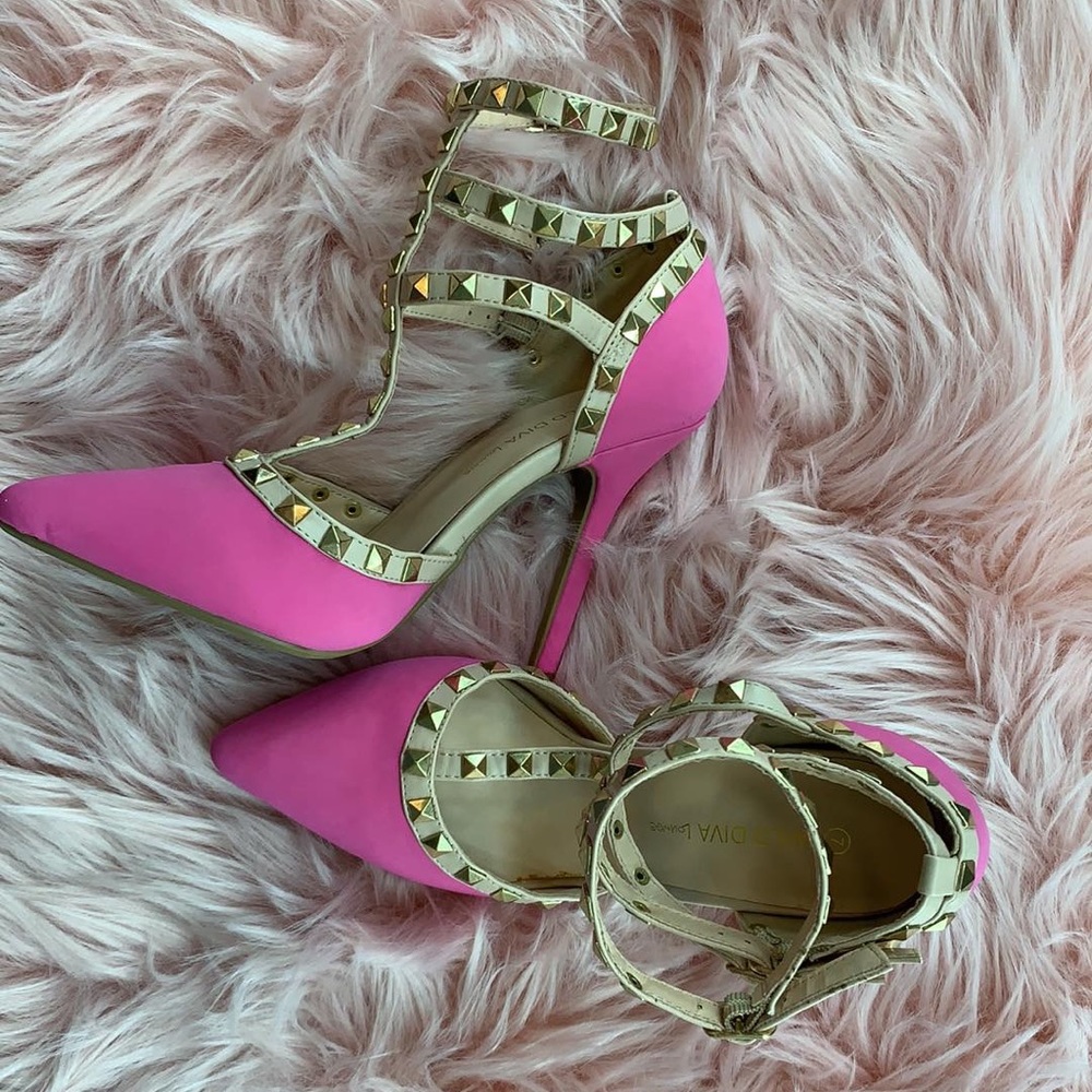 PUMPS